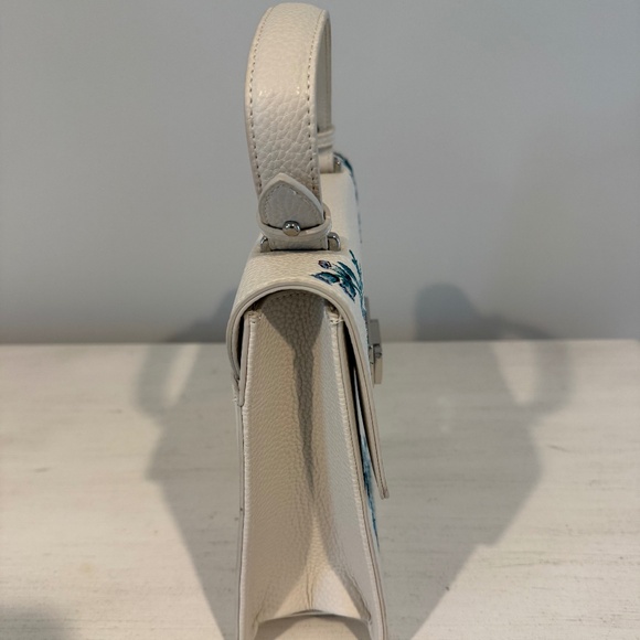 White House Black Market Purse Flowers Bag - Picture 5 of 6